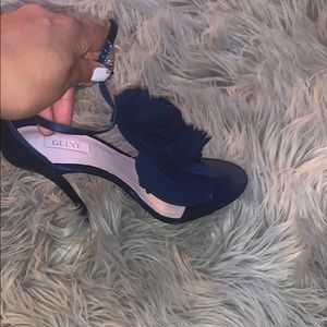 Glint heels